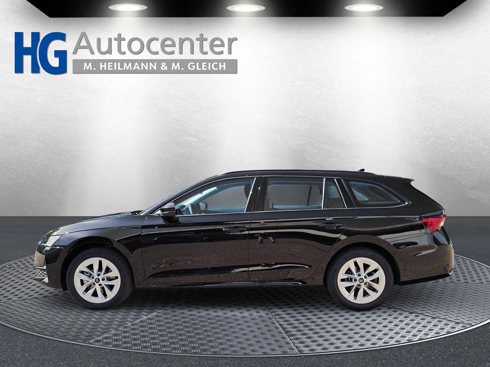 Fahrzeugabbildung SKODA Octavia Combi 1.5 Selection Standh.Navi Side AHK
