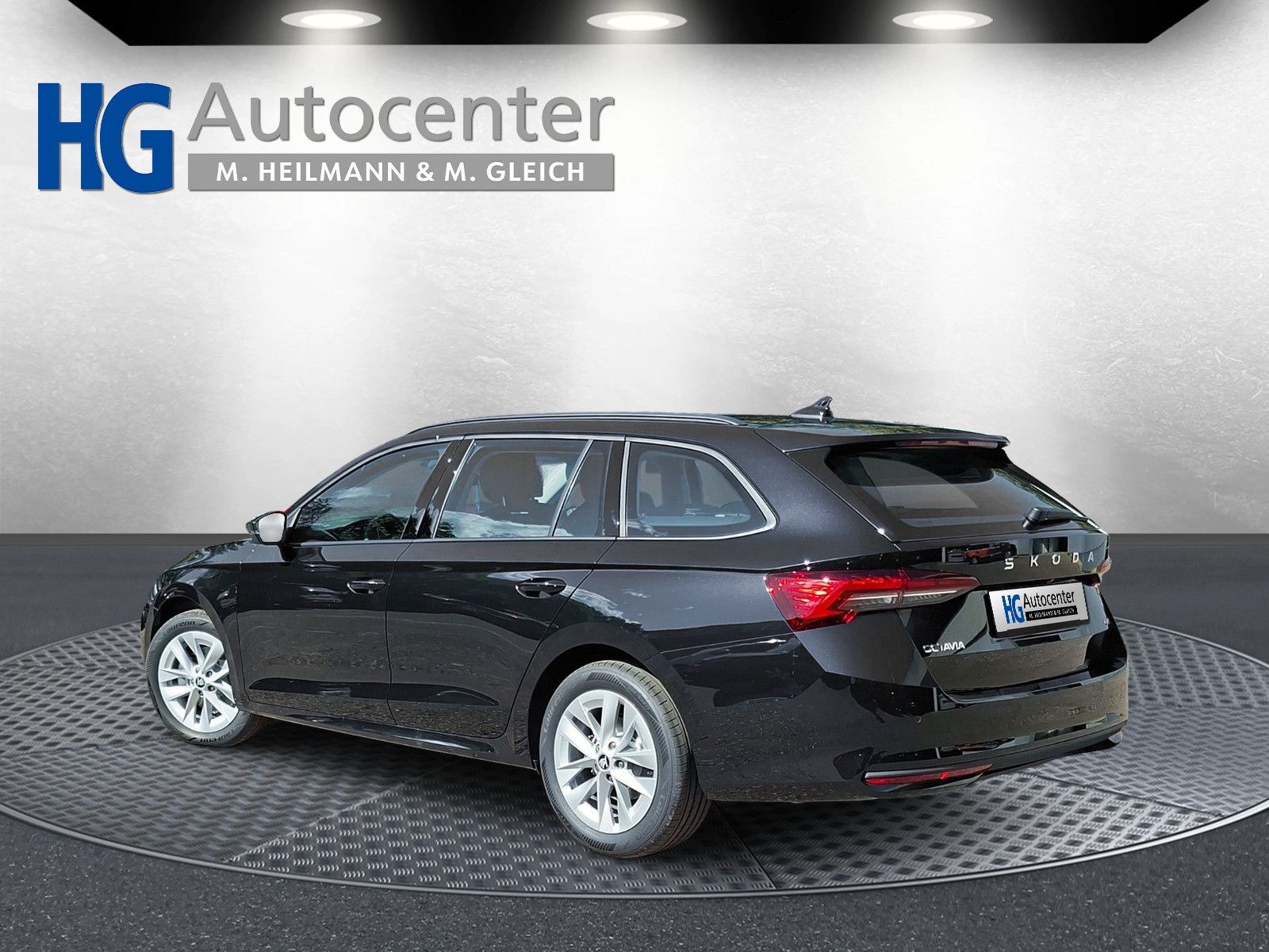 Fahrzeugabbildung SKODA Octavia Combi 1.5 Selection Standh.Navi Side AHK