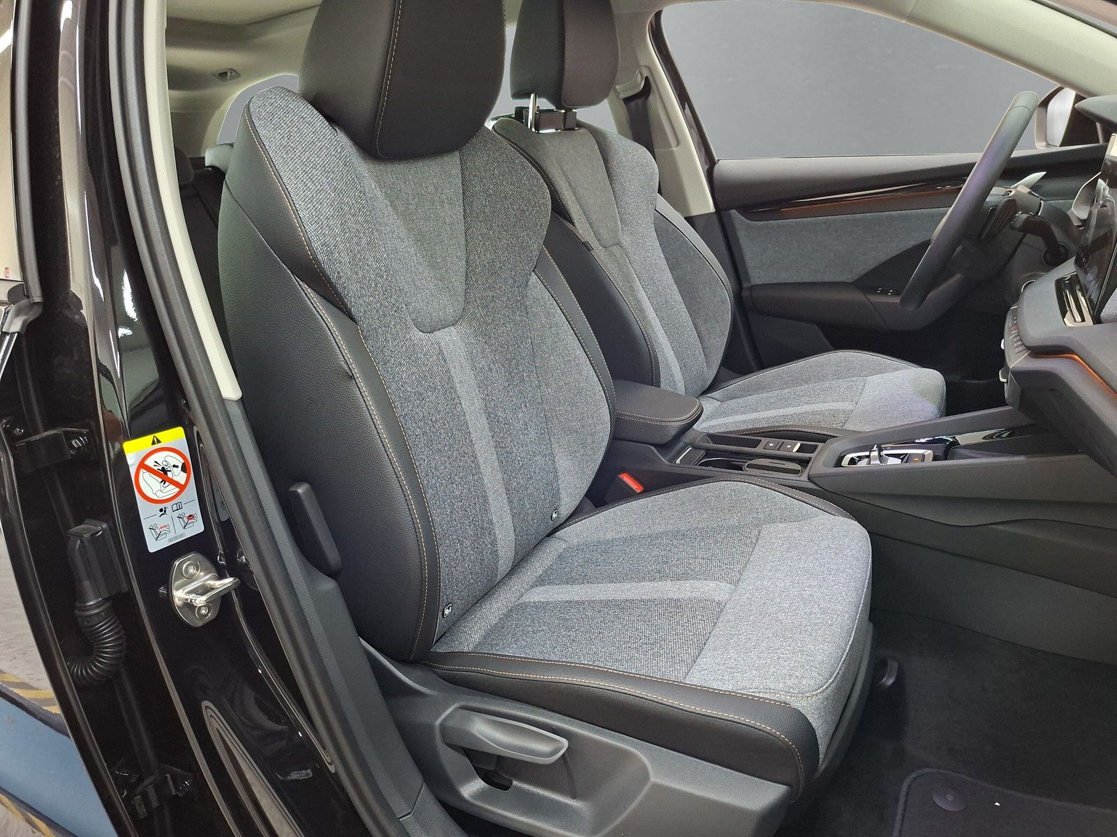Fahrzeugabbildung SKODA Octavia Combi 1.5 Selection Standh.Navi Side AHK