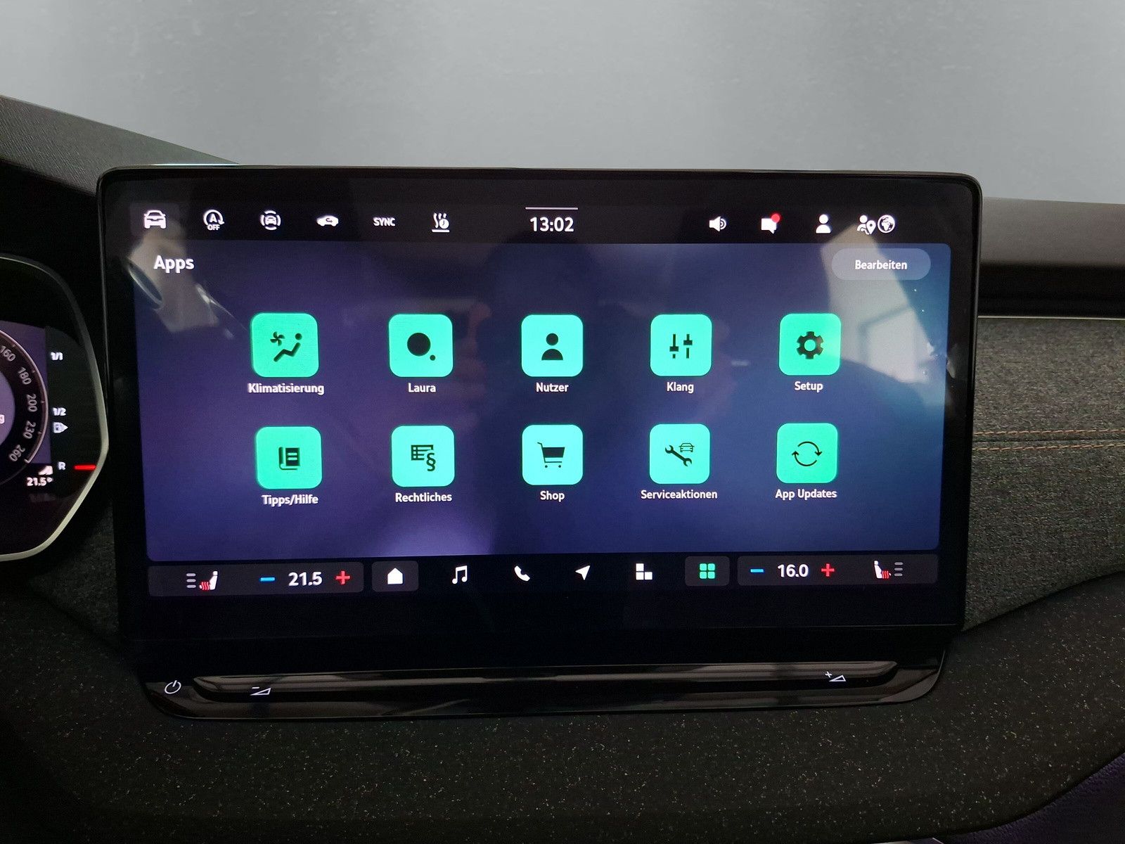 Fahrzeugabbildung SKODA Octavia Combi 1.5 Selection Standh.Navi Side AHK