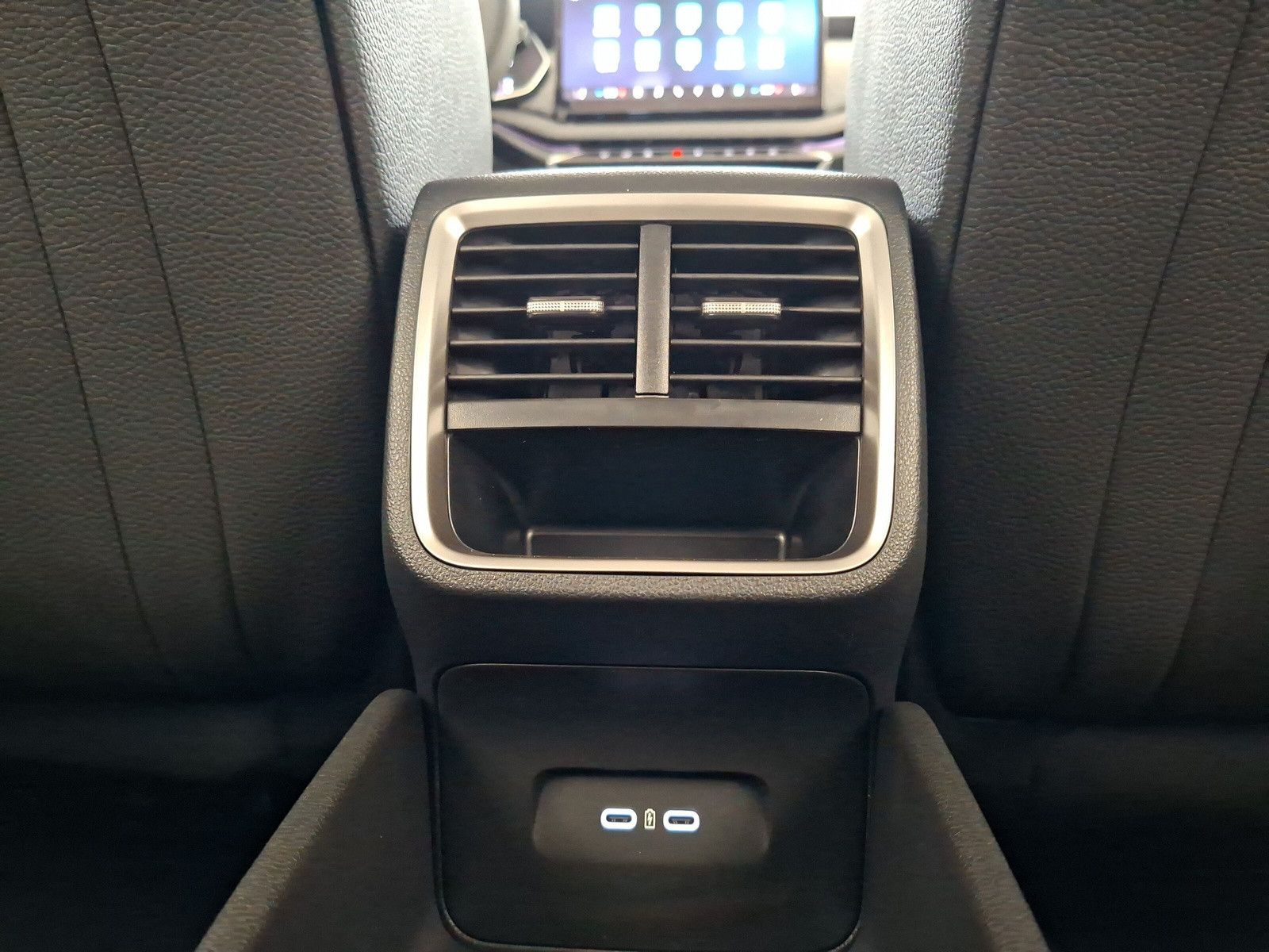 Fahrzeugabbildung SKODA Octavia Combi 1.5 Selection Standh.Navi Side AHK