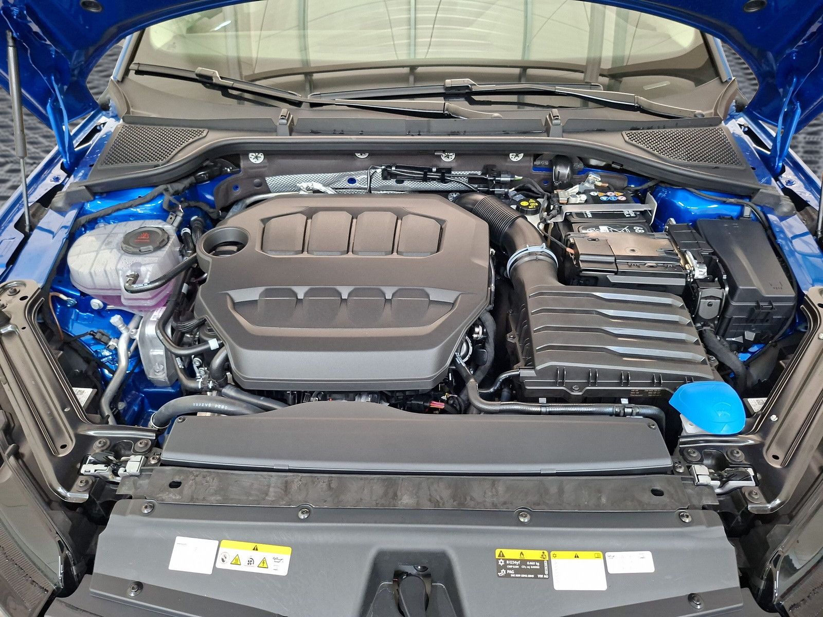 Fahrzeugabbildung SKODA Octavia Combi 1.5 Selection Standh.Navi Side AHK