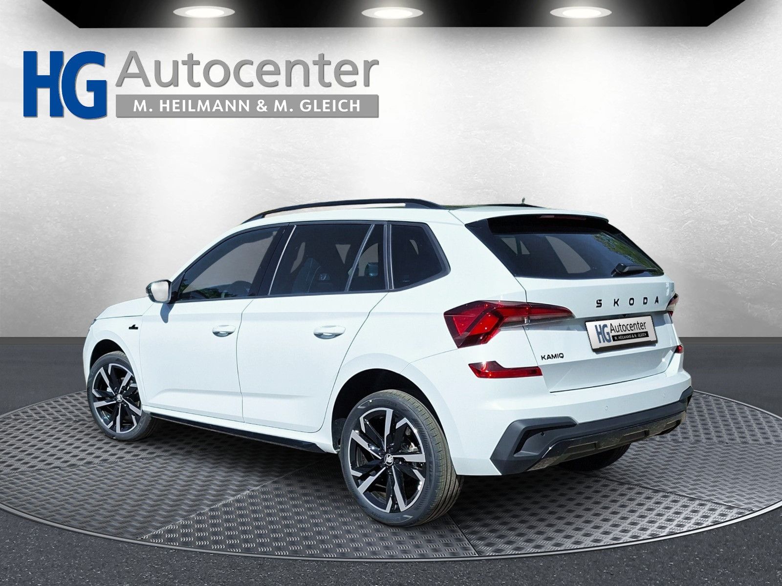 Fahrzeugabbildung SKODA Kamiq 1.5TSI Monte Carlo 18"eHeck AHK ACC Side